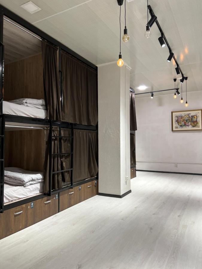 Capsule Hostel 卡拉科尔 外观 照片