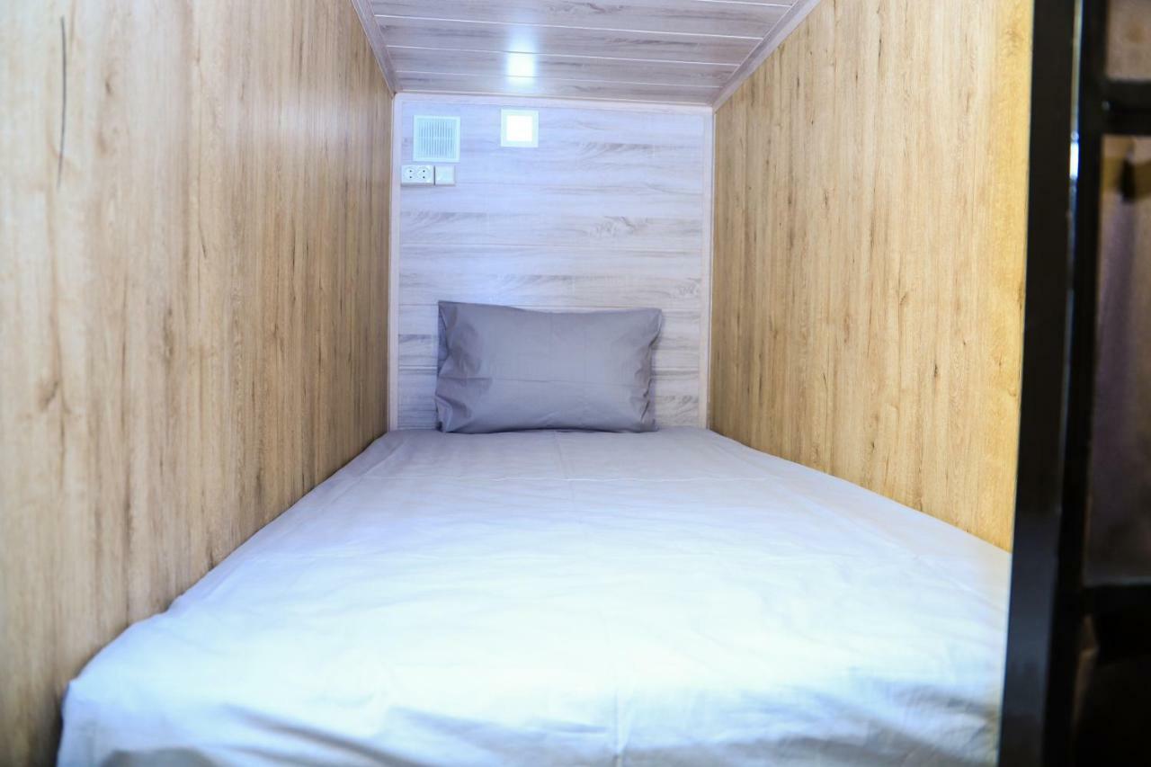 Capsule Hostel 卡拉科尔 外观 照片